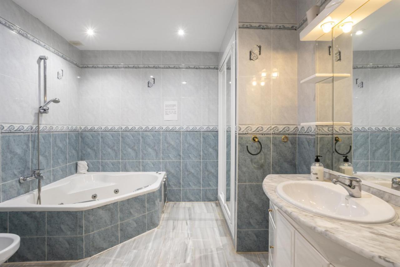 Las Flores 5 - Large Townhouse Nerja Zewnętrze zdjęcie